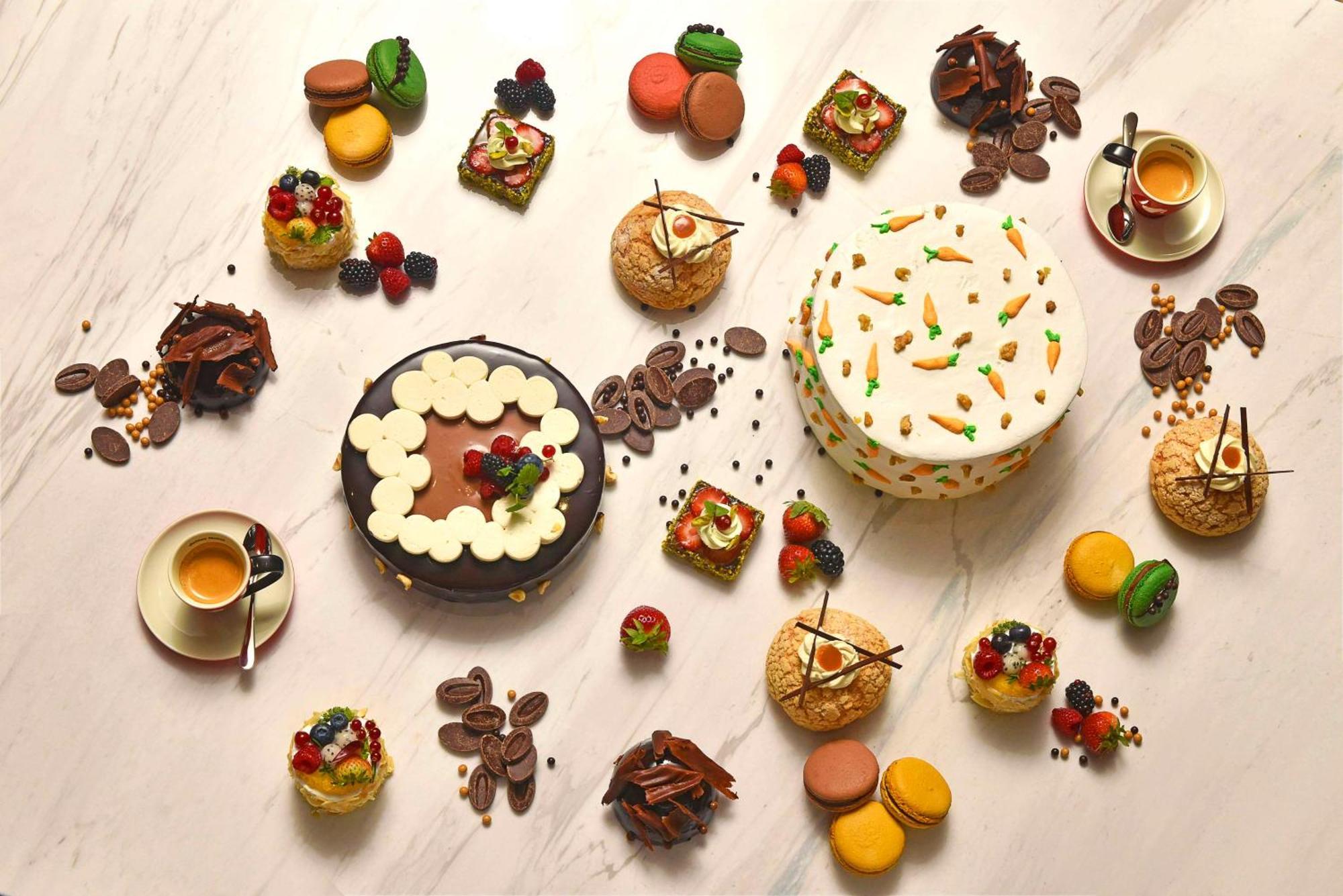 Hotel Hilton Bahrain Manama Zewnętrze zdjęcie A selection of desserts